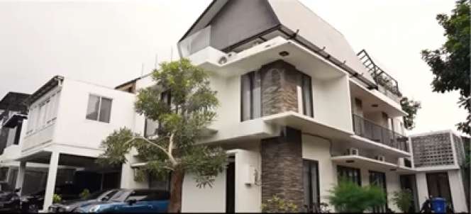 Pernah Terpuruk dan Ditangkap Polisi, Inilah 13 Potret Rumah Mewah Ello, Punya Rooftop Asyik Buat Nge-chill sampai Studio Musik Berkelas