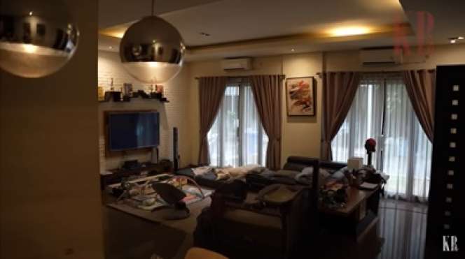 Pernah Terpuruk dan Ditangkap Polisi, Inilah 13 Potret Rumah Mewah Ello, Punya Rooftop Asyik Buat Nge-chill sampai Studio Musik Berkelas
