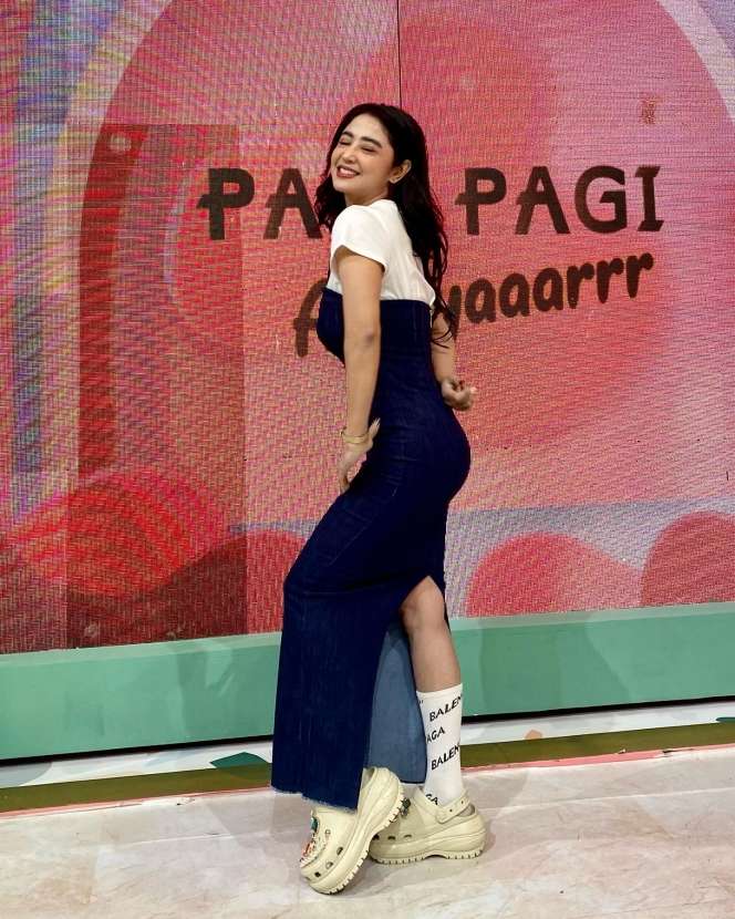 Dewi Perssik Sesumbar Sebut Gaji Calon Suami Pilot Capai Rp200 Juta Perbulan, Kini Malah Ramai Dihujat Netizen!