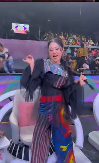 Dewi Perssik Sesumbar Sebut Gaji Calon Suami Pilot Capai Rp200 Juta Perbulan, Kini Malah Ramai Dihujat Netizen!