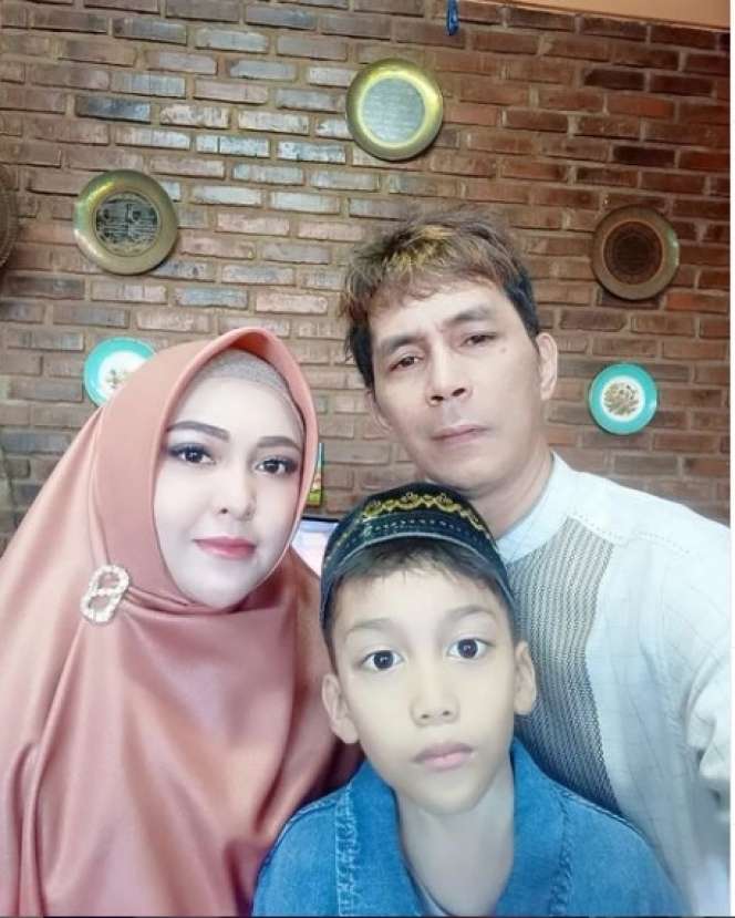Istri Anggota Band Terkenal Era 2000-an Ini Pilih Jadi Penjual Seblak, Ternyata Laris Manis di Pasaran