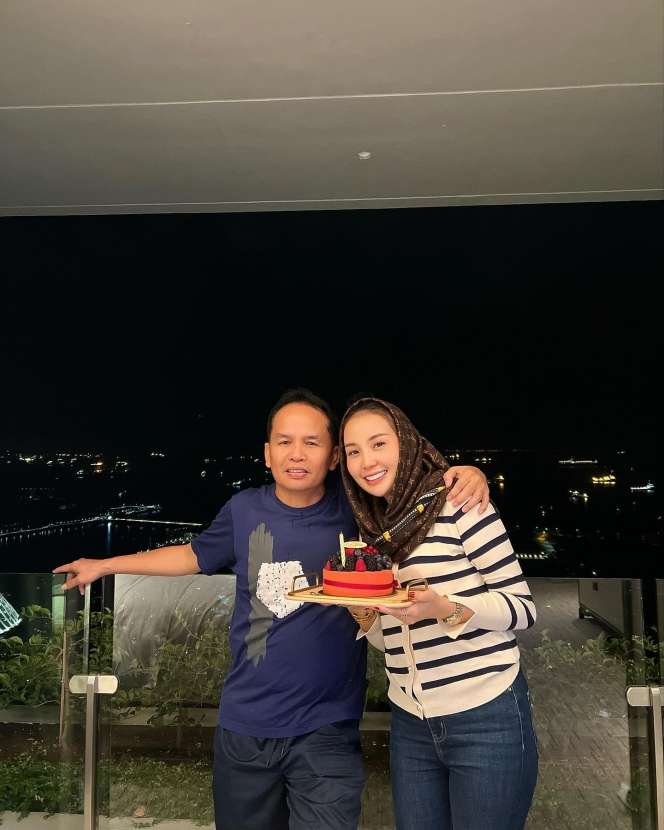 Potret Aisyah Thisia yang Dinikahi Mantan Ipar Ussy Sulistiawaty, Perbedaan Usia Jadi Sorotan!