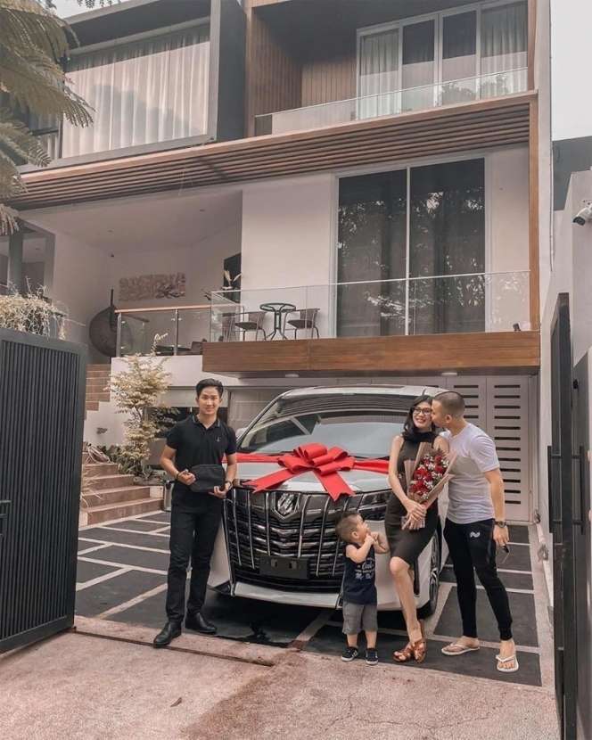 Adu Mewah Rumah Artis yang Jadi Istri Pilot, Ada yang Harganya Capai Puluhan Miliar Tapi Masih Nyicil