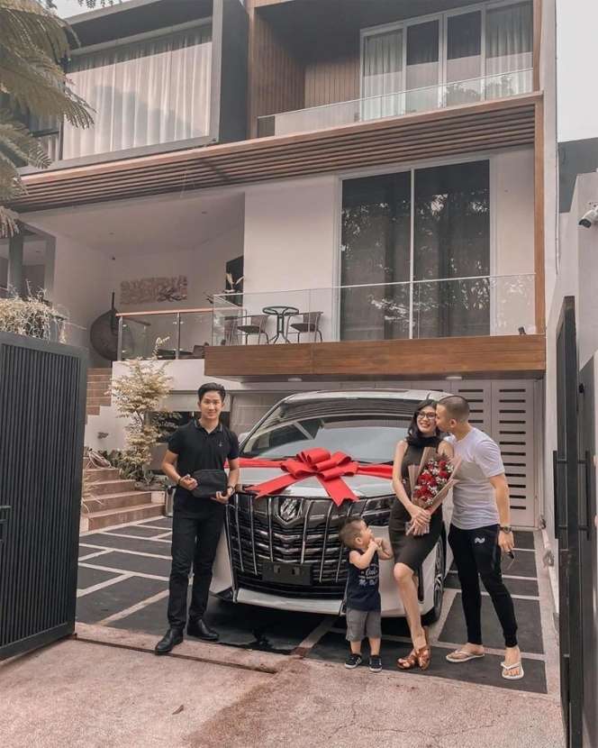 Adu Mewah Rumah Artis yang Jadi Istri Pilot, Ada yang Harganya Capai Puluhan Miliar Tapi Masih Nyicil