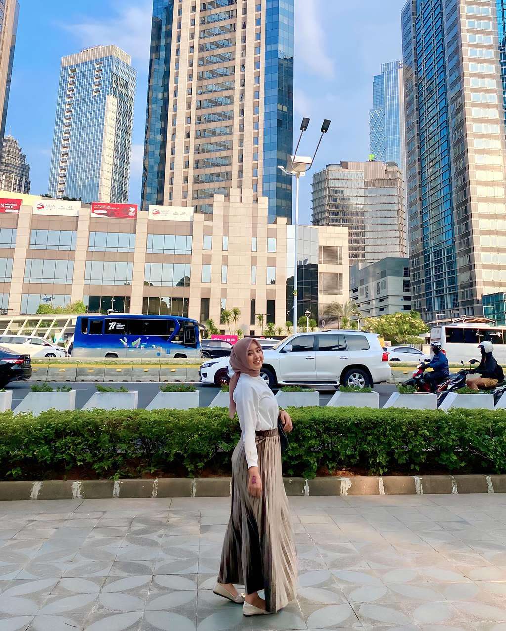 Masih Ingat Nur Aini Gadis Cantik yang Dulu Viral Jadi Kuli Angkat Semen? Kini Kabarnya Mengejutkan