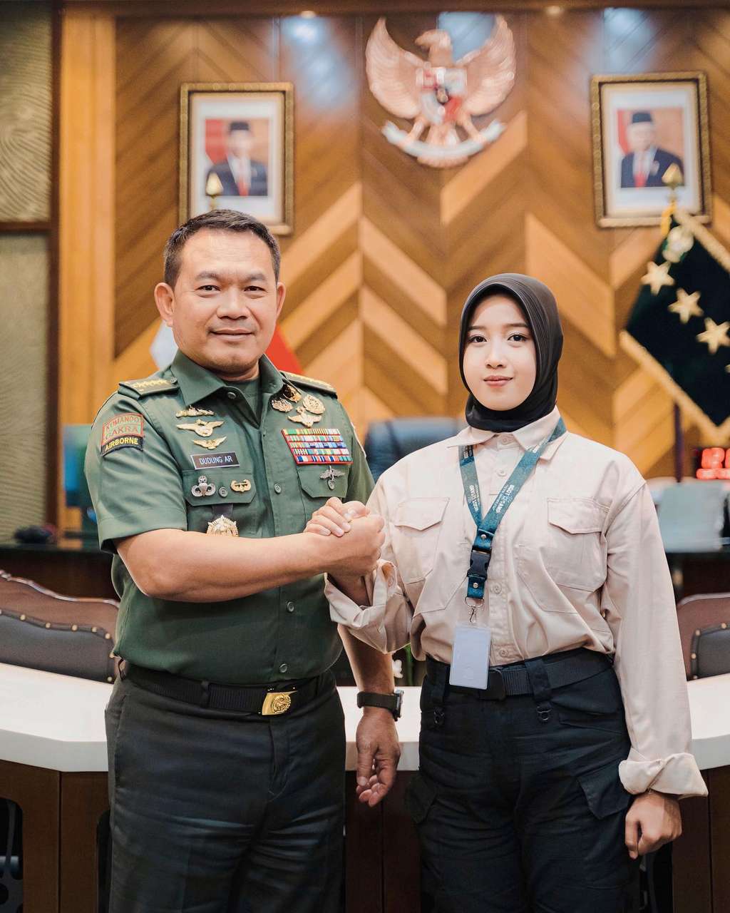 Masih Ingat Nur Aini Gadis Cantik yang Dulu Viral Jadi Kuli Angkat Semen? Kini Kabarnya Mengejutkan