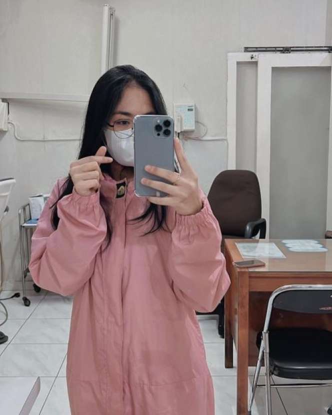 Potret Novita Calon Dokter Cantik, Pacar Jeam Kelly Sroyer Bintang Timnas Indonesia