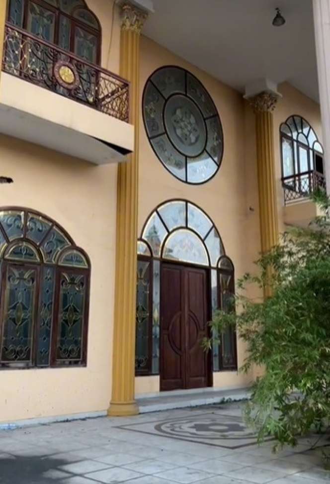Potret Rumah Mewah Ridho Rhoma yang Kini Terbengkalai, Ada Mitos Seram yang Bikin Merinding! 