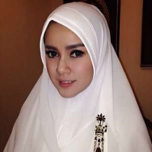 Cantiknya Olla Ramlan Berhijab