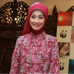 Mimpi Laela Sari Diwujudkan Desy Ratnasari