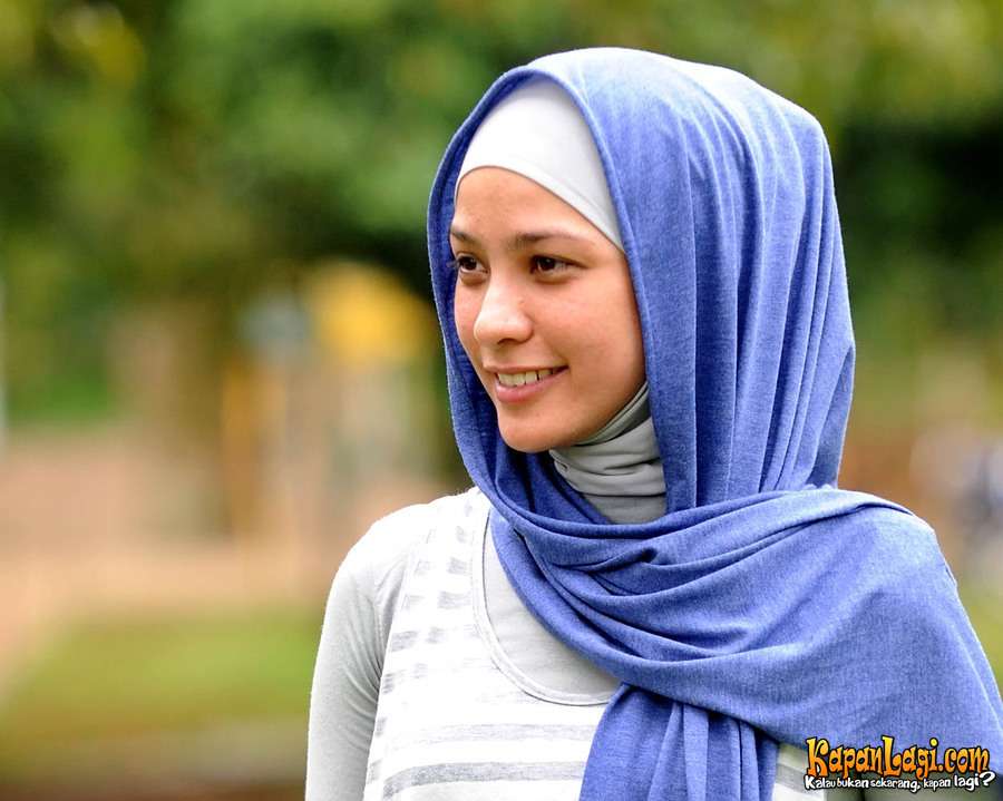 Hijab Style Simple ala Rachel Maryam