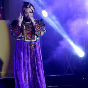 Rahasia Melly Goeslaw Bikin Lagu-lagu Baper