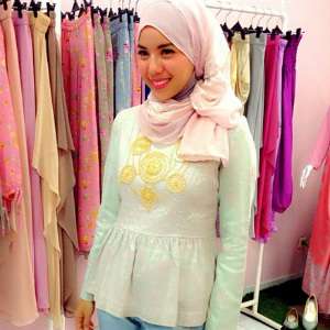 Tya Ariestya Tersentil Untuk Berhijab