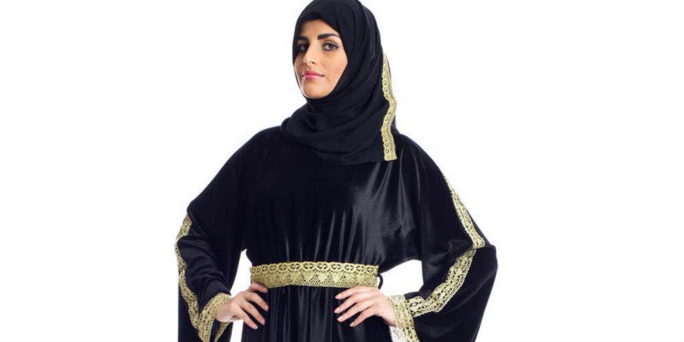 Tampil Modis Dengan Abaya