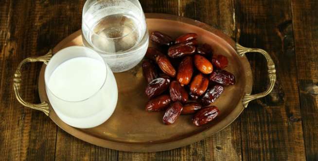 Kurma dan Susu