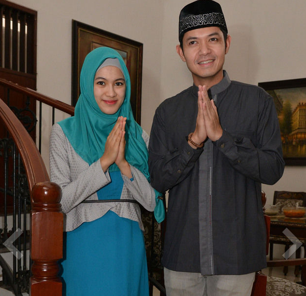Lebaran Pertama Dude dan Alyssa Sebagai Suami Istri Lebaran Pertama Dude dan Alyssa Sebagai Suami Istri