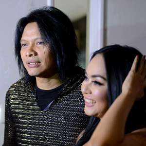 Armand-Dewi Gita Utamakan Pendidikan Agama untuk Anak