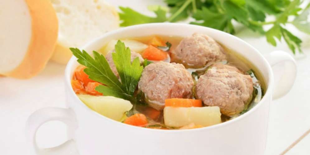 Yuk Buat Sup Bakso Sayuran `Warna-Warni`