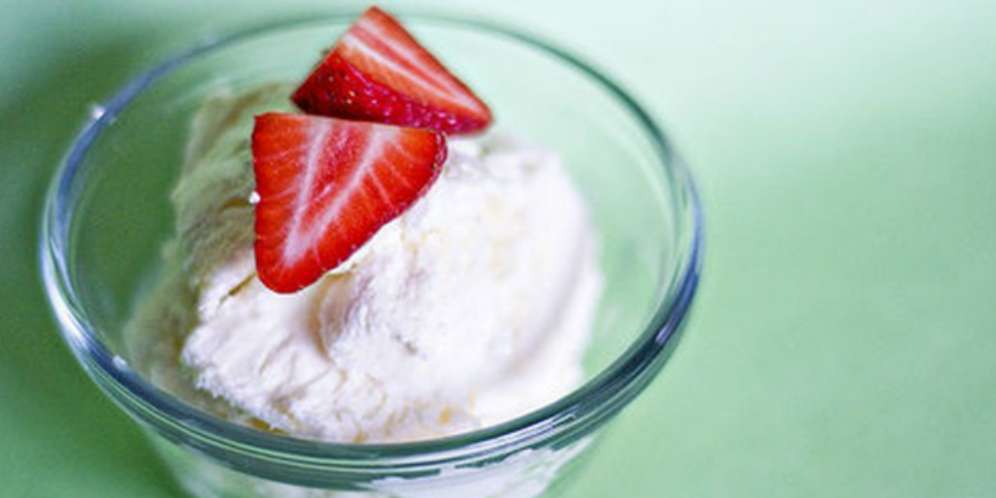 Buat Es Krim Vanila dari 3 Bahan