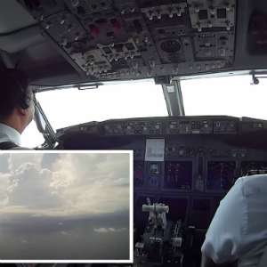 Suasana Mencekam Saat Pesawat Masuk Awan Cumulonimbus