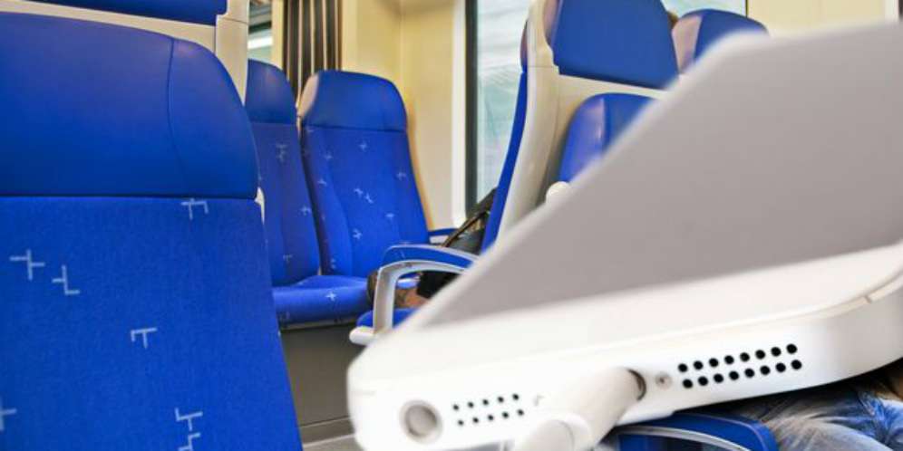 Isi Baterai Ponsel di Kereta Bisa Ditunduh Pencuri!