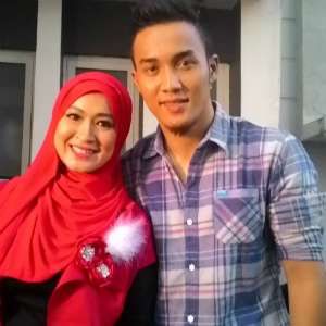 Suami tak lagi bermain Bola, Keuangan Okie Agustina Terganggu
