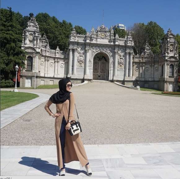 Kerap Tampil Berhijab, Citra Kirana Mohon Doa