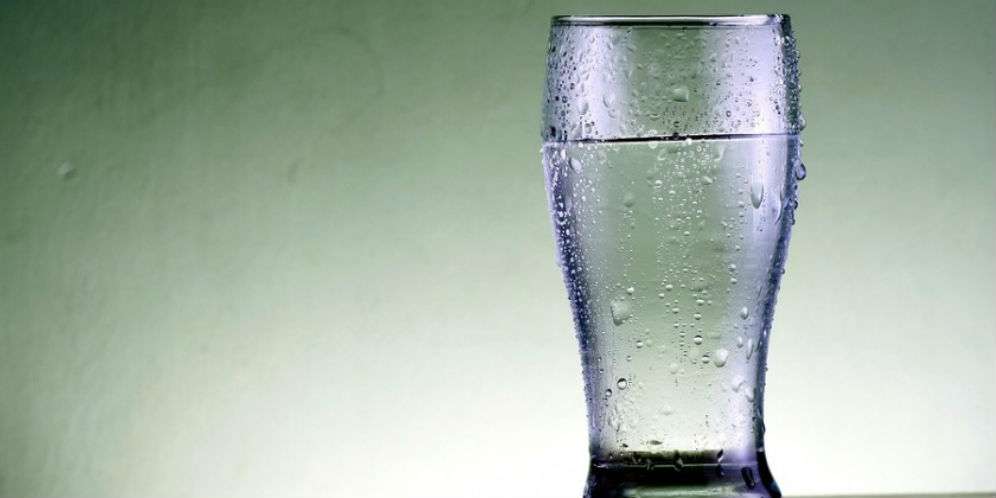 Bahaya Minum Air Dingin Saat Kepedasan