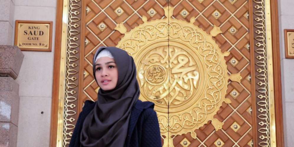 Andien dan Ippe Umroh