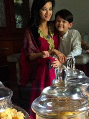 Video Anak Farah Quinn Jadi Imam Hebohkan Media Sosial