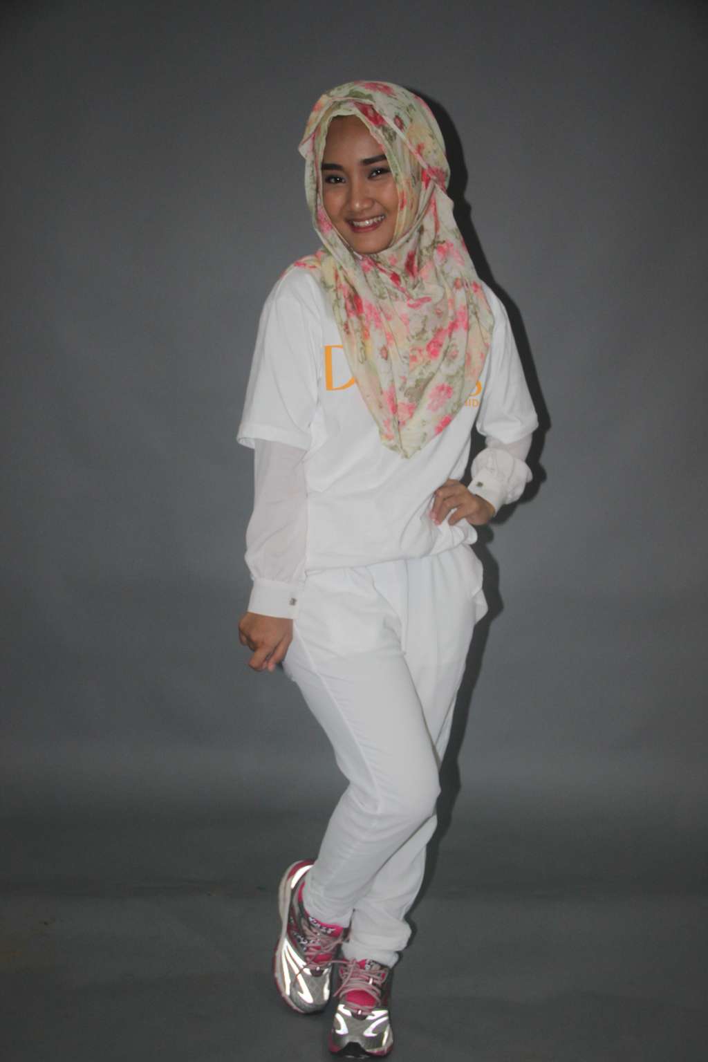 Gaya Hijab Kasual Fatin Shidqia Lubis