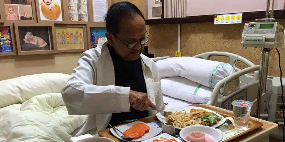Terinfeksi Bakteri, Kondisi BJ Habibie Mulai Stabil