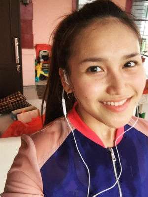 Wajah Polos Ayu Ting Ting Bikin Netizen...