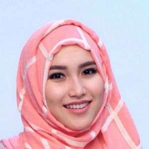 Ibunda Ditagih Utang di Sosmed, Ini Reaksi Ayu Ting Ting