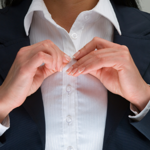 Kenapa Letak Kancing Baju Pria & Wanita Berbeda?