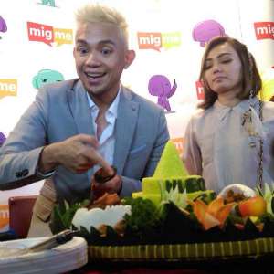 Pengakuan Fakhrul Razi di Malaysia, Hubungan dengan Rina...
