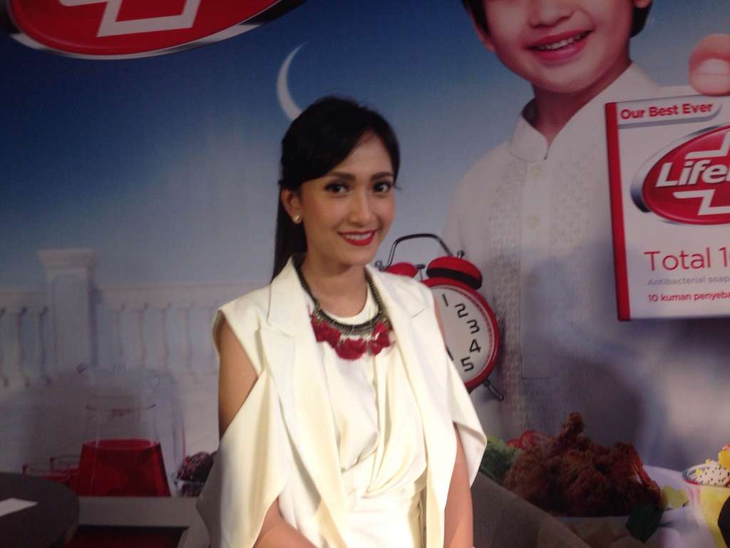 Demi Ibadah Anak di Bulan Suci, Artika Sari Devi Rela...