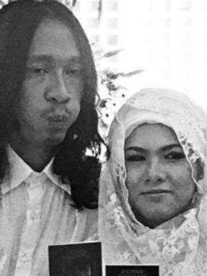 Foto-foto Perjalanan Cinta Aming dan Evelyn Foto-foto Perjalanan Cinta Aming dan Evelyn