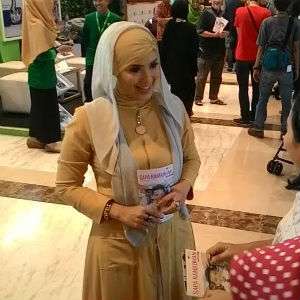 Lama Tak Tampil, Elma Theana Jadi Relawan Zakat