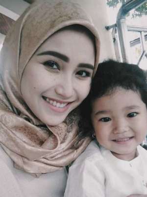 Gara-gara Alis, Ayu Ting Ting Dikritik Netizen