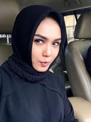 Makin Mesra, Netizen Minta Yuni Shara Segera Menikah