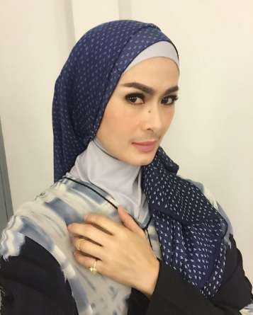 Iis Dahlia