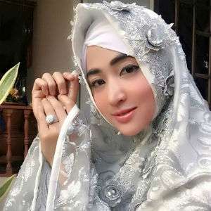 Dikabarkan Berseteru dengan Jupe, Ini Kata Dewi Perssik