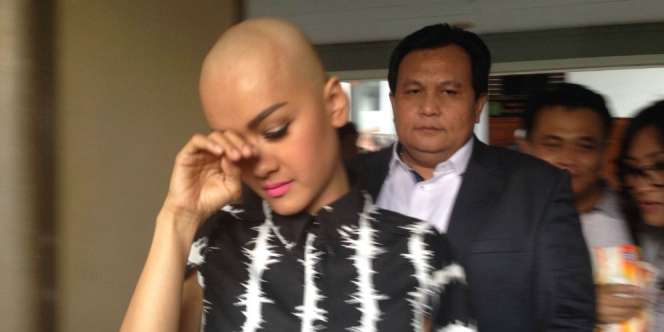 Luapkan Emosi, Jupe Berseteru dengan Nikita Mirzani?