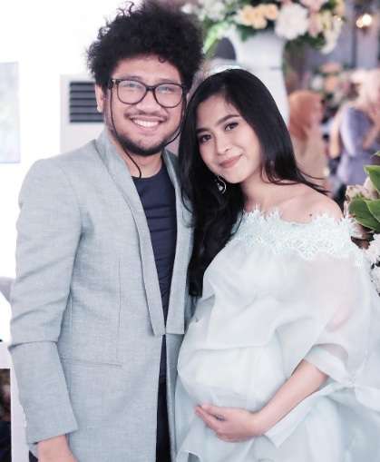 Kunto Aji dan Istri