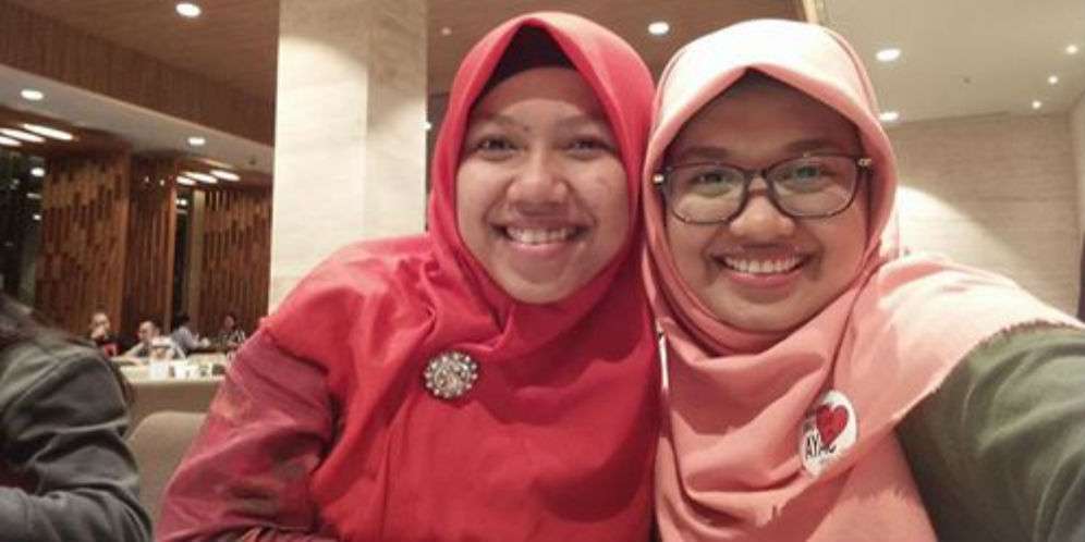 Rampung S2, Raeni Si Anak Tukang Becak Pulang ke Indonesia