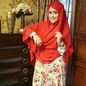 Unggah Foto Bercadar, Meggy Kiwil Belajar dari Istri Caisar