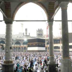 Saudi Batalkan Penarikan Biaya Visa Haji dan Umrah