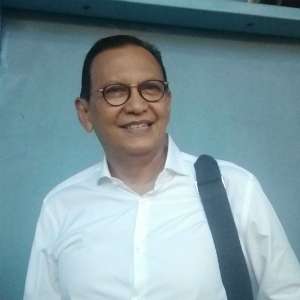 Rumah Kebanjiran, Roy Marten Tidak Ingin Pindah