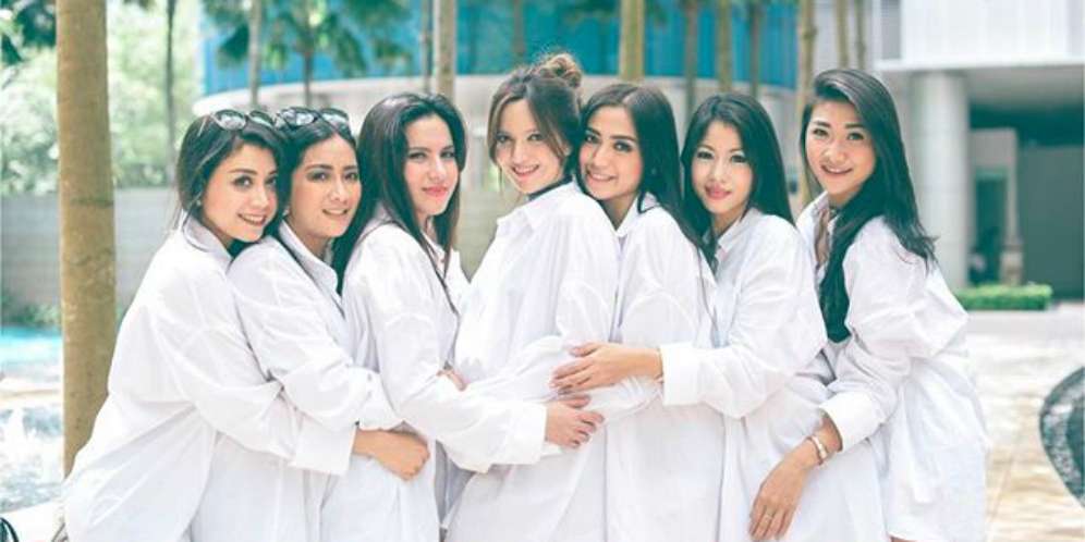 Lihat! Gaya Pertemanan Jessica Iskandar Bikin Iri Lihat! Gaya Pertemanan Jessica Iskandar Bikin Iri